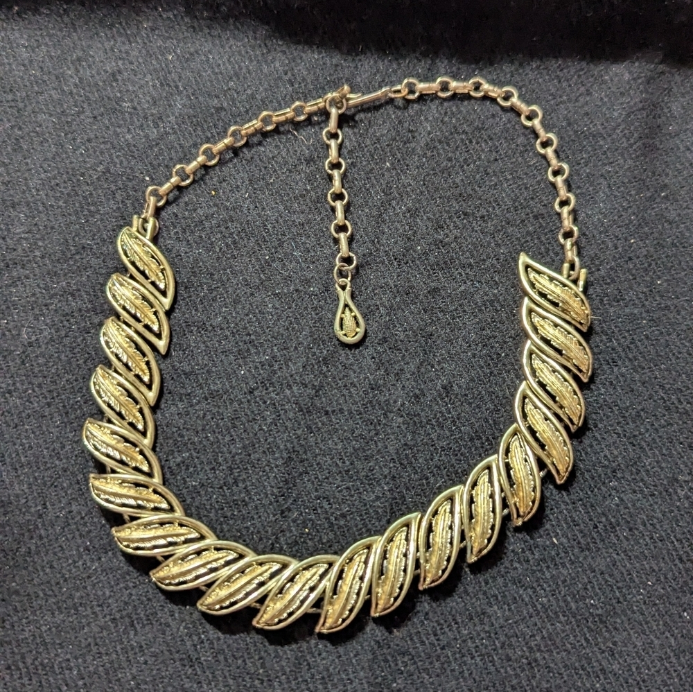 Vintage Coro Gold Tone Feather Statement Necklace